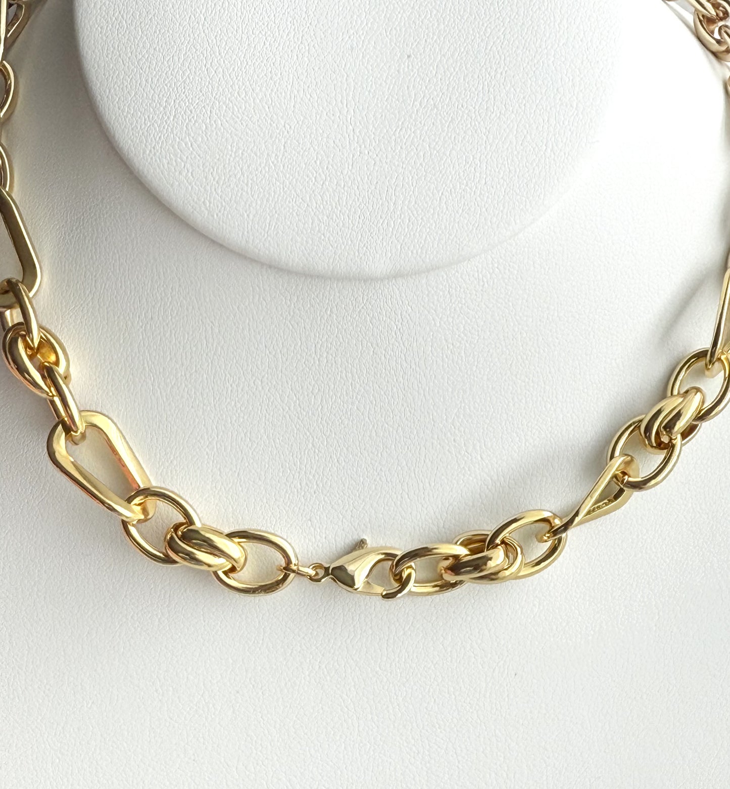 Chunky Chain Black Horseshoe Necklace